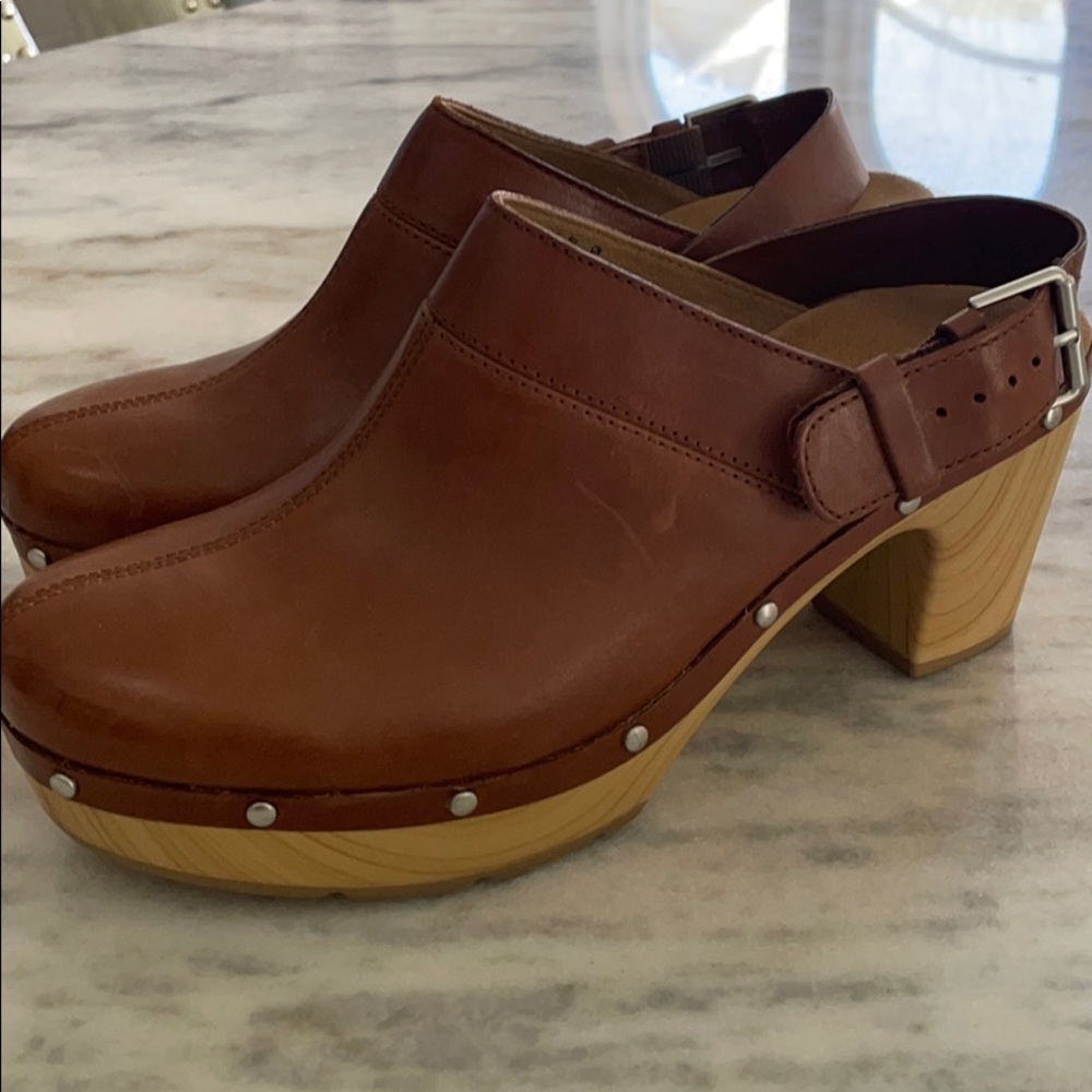 Clogs